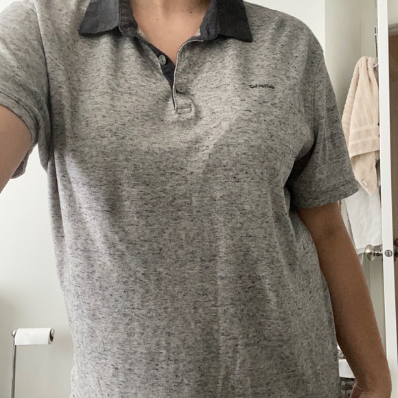 2/20$ Calvin Klein polo - Picture 2 of 3
